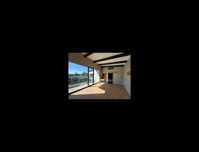 6 BEDROOM HOUSE FOR SALE IN MIDSTREAM ESTATE
